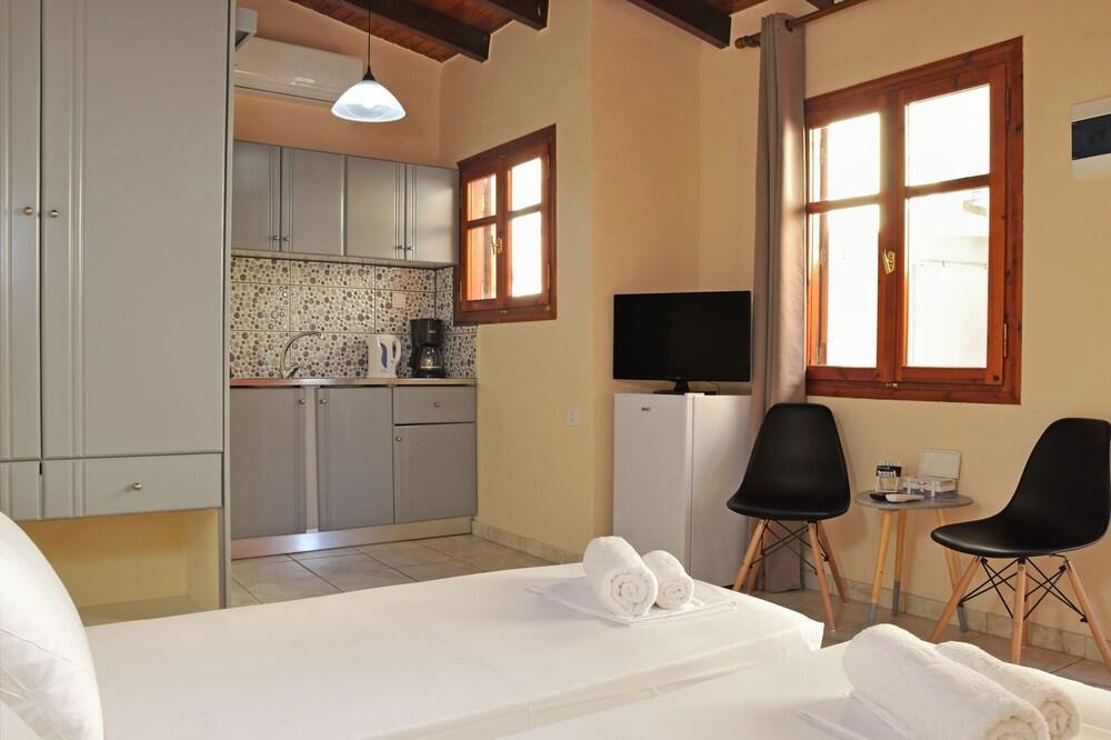 Urban Studios Manos Chrissi Akti Chania Exterior foto